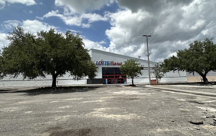 Huge Asian grocery store Lotte Plaza Market set to open in former Best Buy building on Atlantic Blvd. on Aug. 12