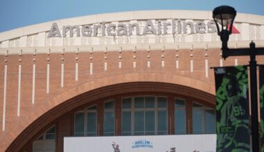 Dallas hires real estate firm to search for Dallas Mavericks arena site