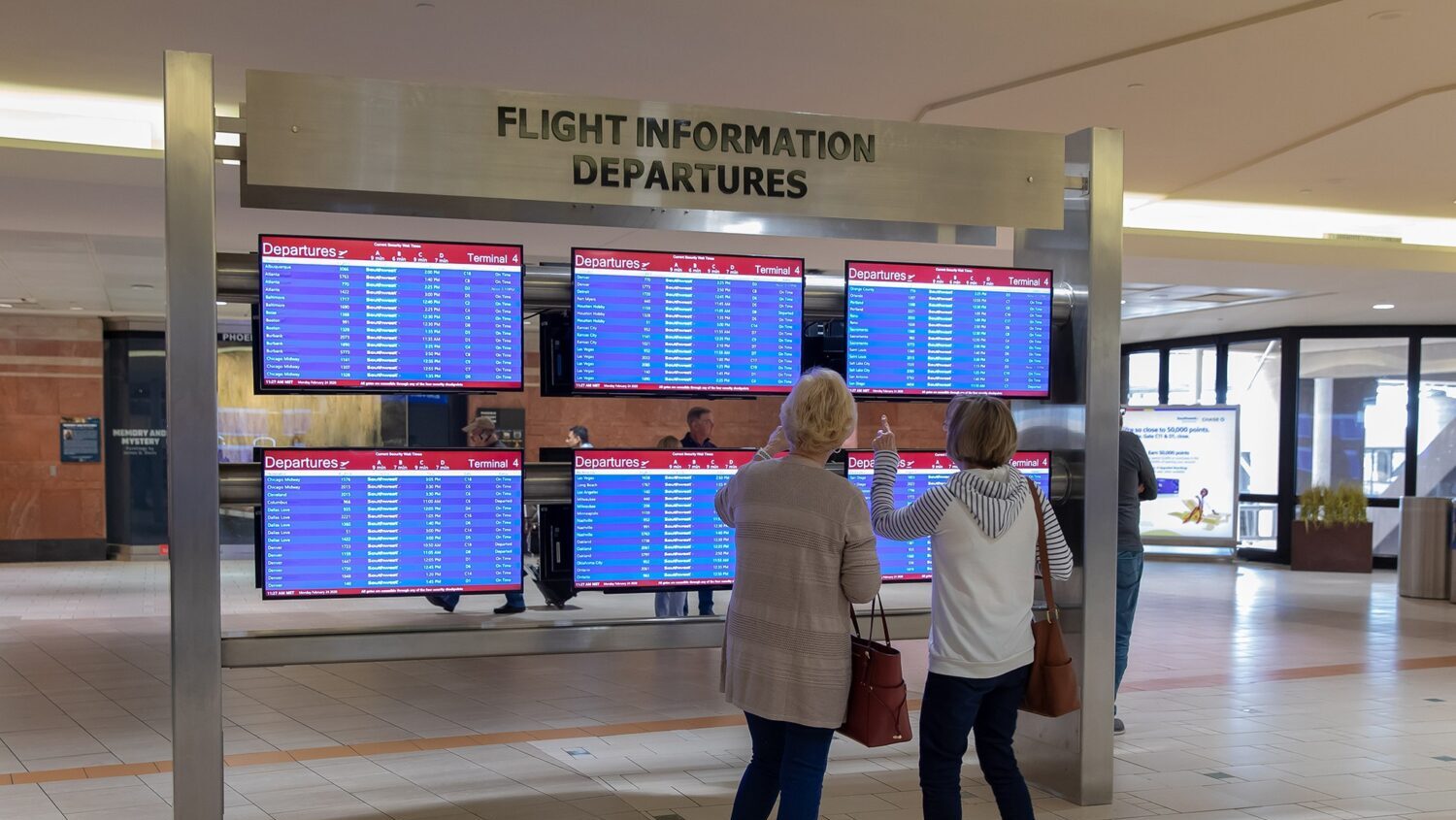 connection-saving tech American Airlines Sky Harbor International Airport...