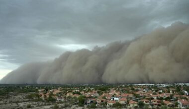 Massive dust storm slams Phoenix, causing damage, airport delays and power outages