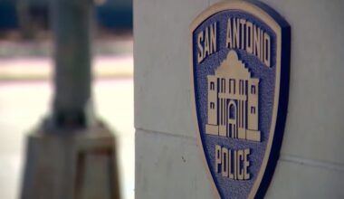 Texas officer suspended without pay for ignoring order