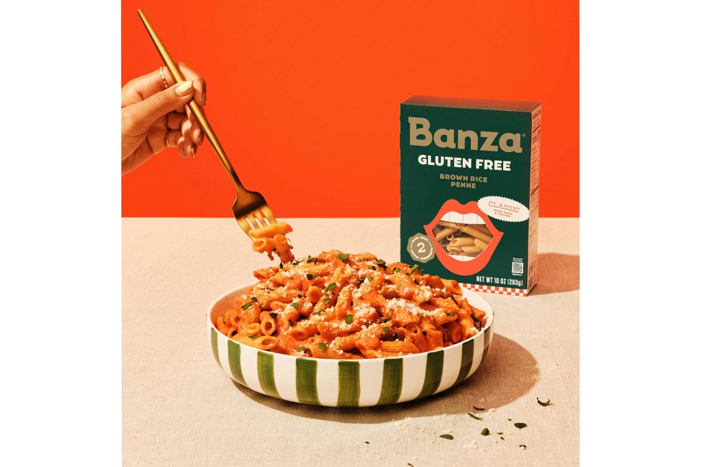 Banza pasta and box
