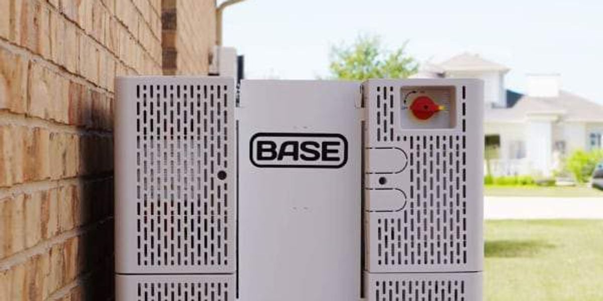 Power company with backup battery service expands to Dallas