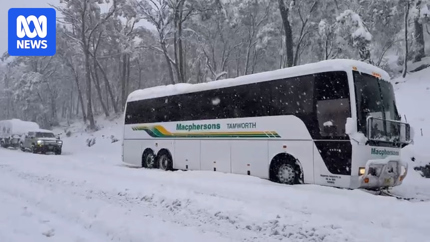 Chaos as heavy snow blankets New England North West, trapping vehicles and people — as it happened