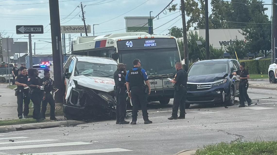 Breaking Houston news: Robbery suspect arrested after METRO bus crash