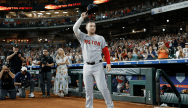 Alex Bregman homers, gets standing ovation in Houston return, but Astros hold off Red Sox rally for big win