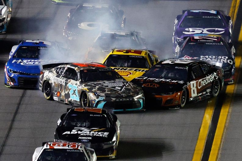 Denny Hamlin says Bubba Wallace at fault for pileup crash: "Not clear"