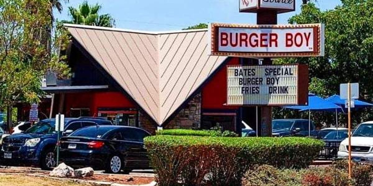 Fire closes Burger Boy on San Antonio's St. Mary’s Strip