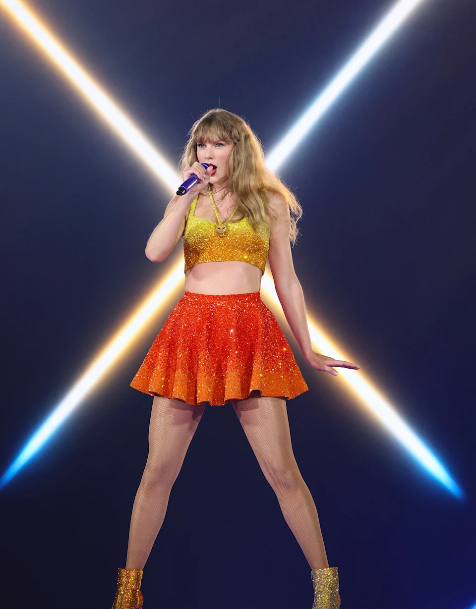 Taylor Swift performs onstage during night four of 