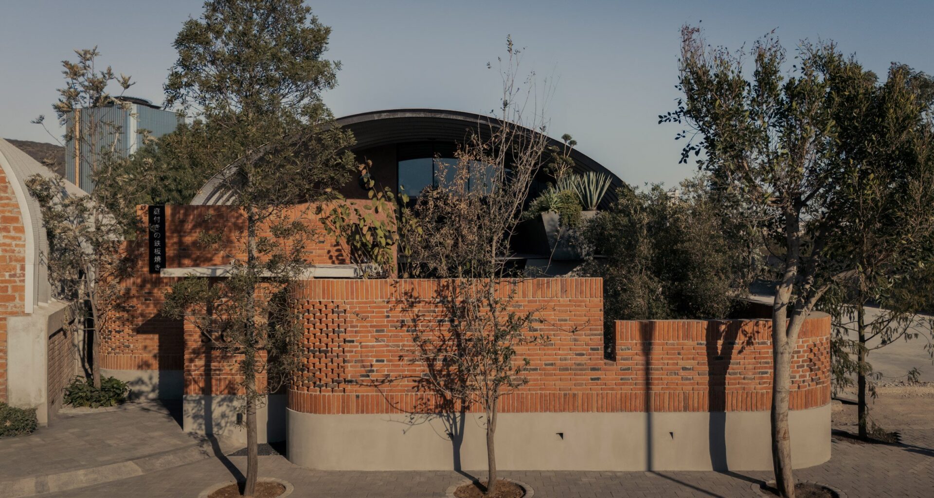 Brick building vaults