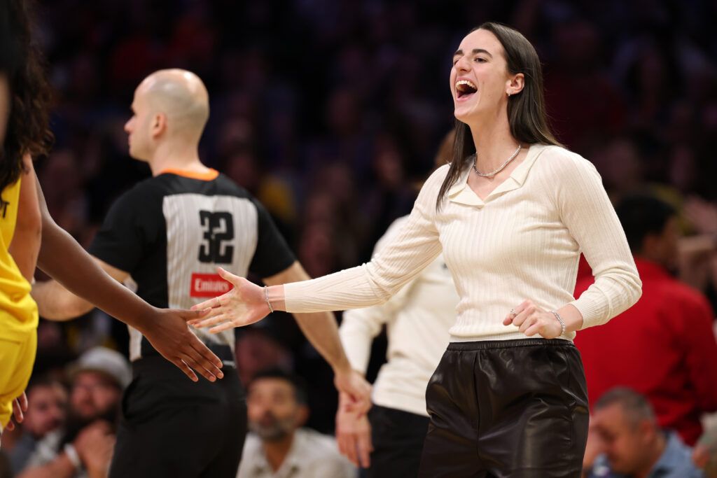 Caitlin Clark Sends 5-Word Message Mocking the WNBA’s Recent Fines Against Fever Players