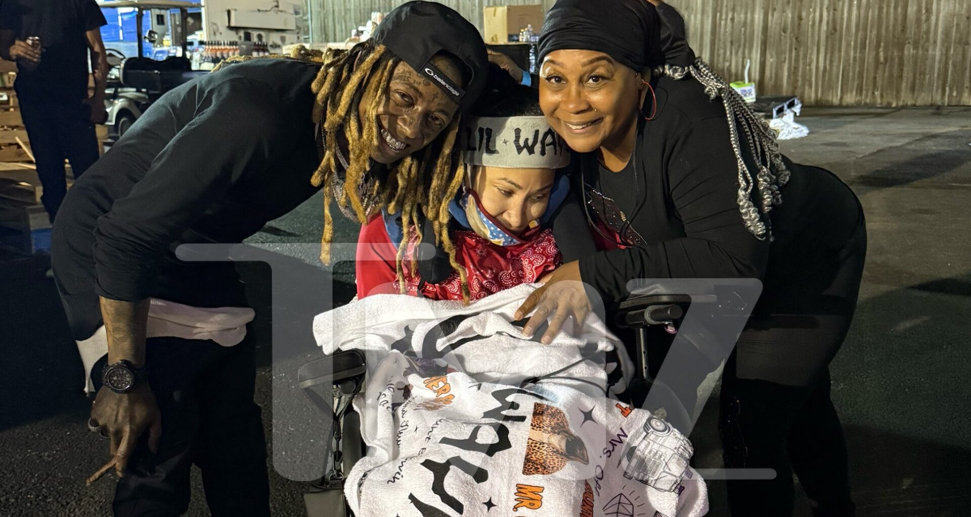 Lil Wayne Gives Cross, Chain to Disabled Fan Forced to Wait 17 Years to See Him