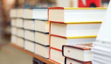 The 40 Best Finance Books Worth Adding To Your Bookshelf in 2025