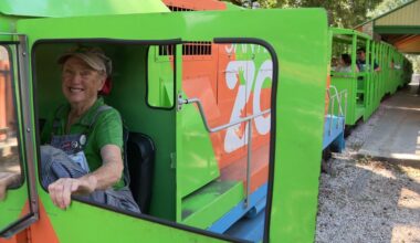 Rhetta Minnis Retires After 20 Years at San Antonio Zoo