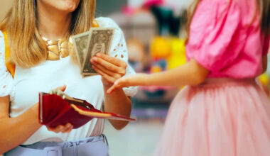 Woman Plans to Give Best Friend’s Kids Multi-Million-Dollar Trust Funds, But Says They Won't Receive Equal Amounts