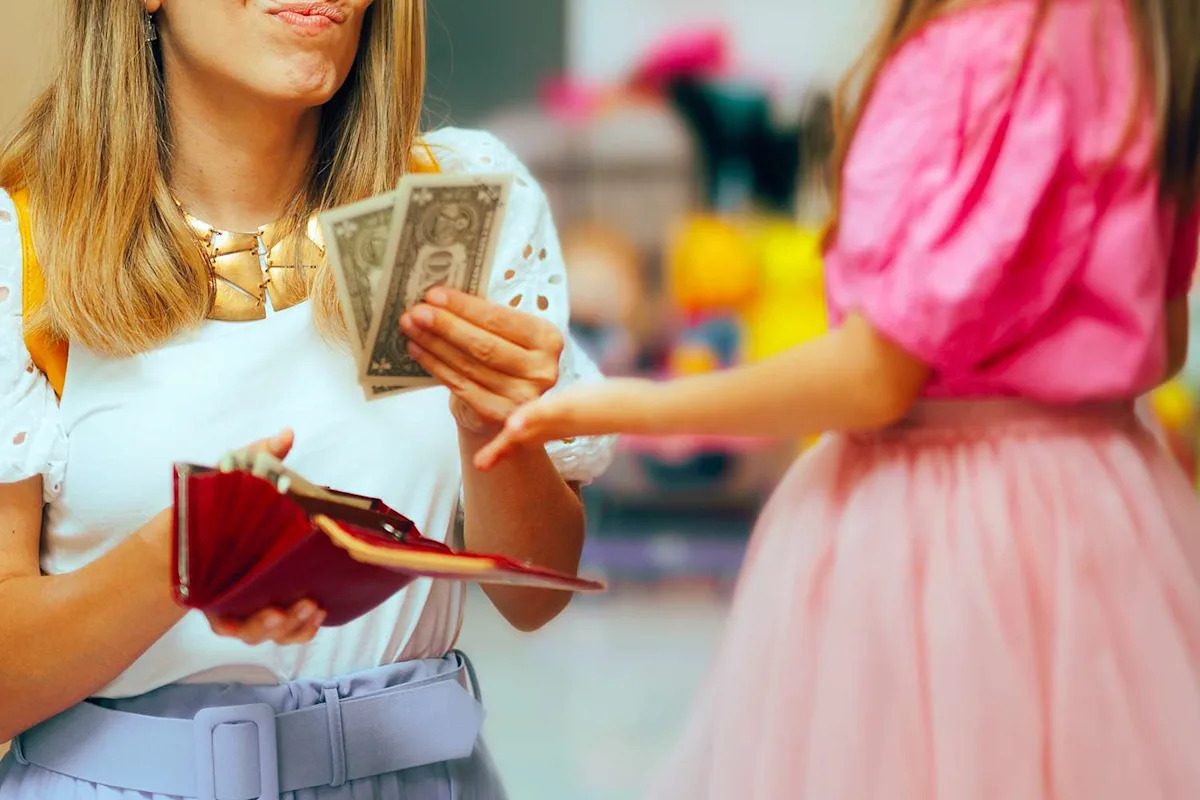 Woman Plans to Give Best Friend’s Kids Multi-Million-Dollar Trust Funds, But Says They Won't Receive Equal Amounts