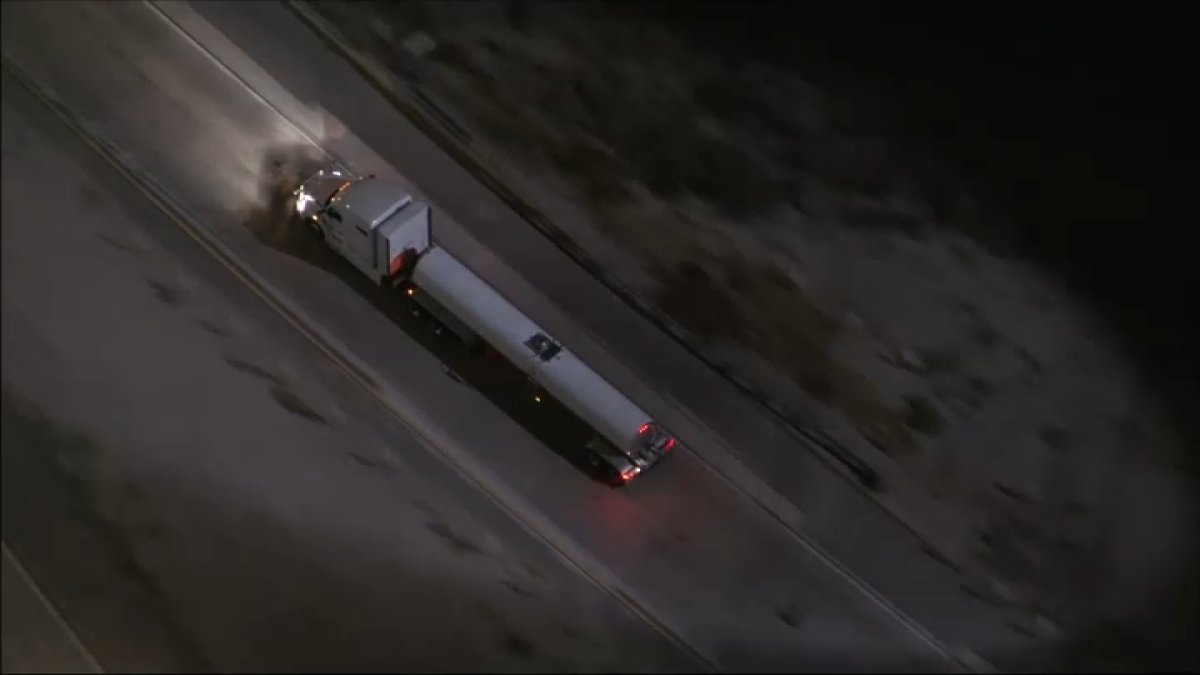 Carjacking suspects lead police on pursuit in stolen semi-truck – NBC Los Angeles