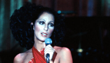 3 Female Classic Rock Singers Who Hit No. 1 in 1971