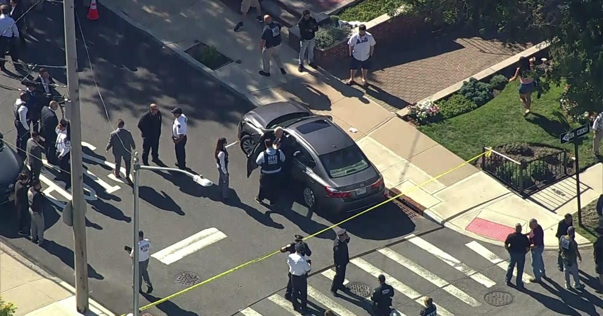 NYPD detective shot in Queens in friendly fire incident, officials say