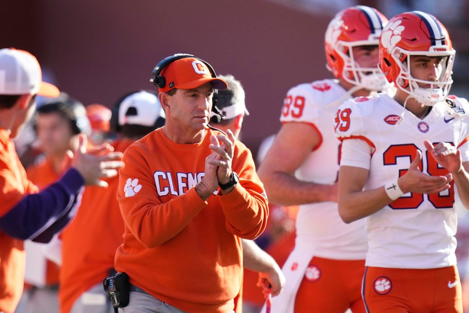 Clemson head coach Dabo Swinney on the sidelines.