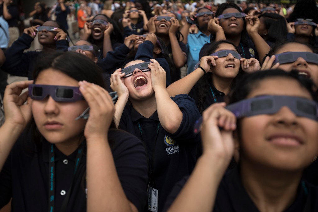 Total solar eclipse stuns southern Illinois, but left city stuck in the clouds