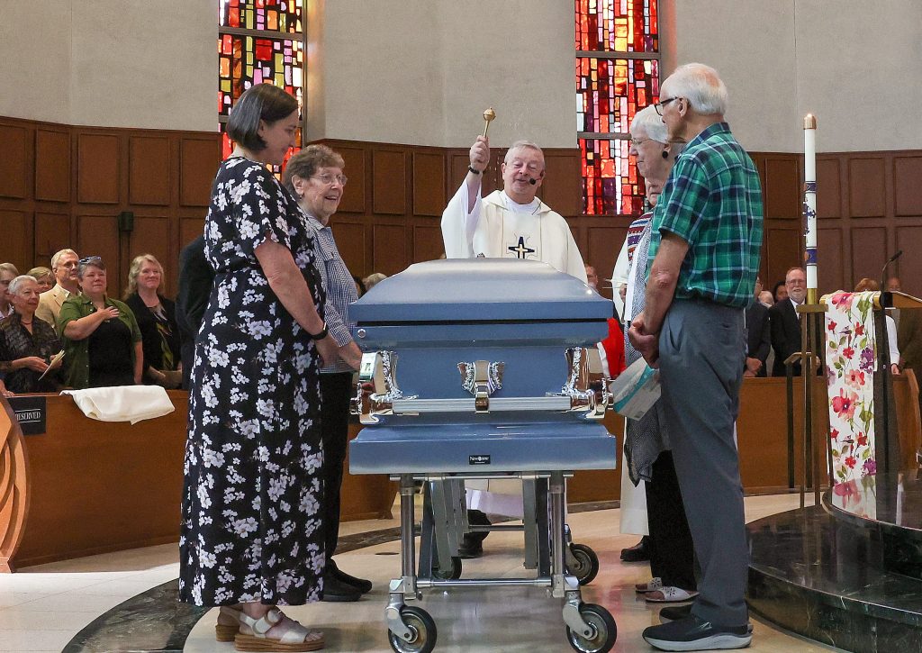 Chicago nun, immigrant advocate Sister Patricia Murphy dies at 96