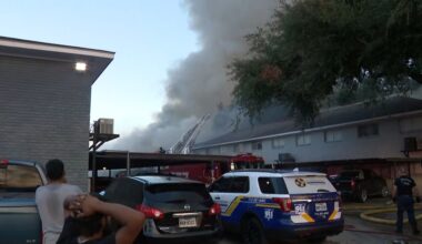 Breaking Houston news: Fire burning at apartment complex