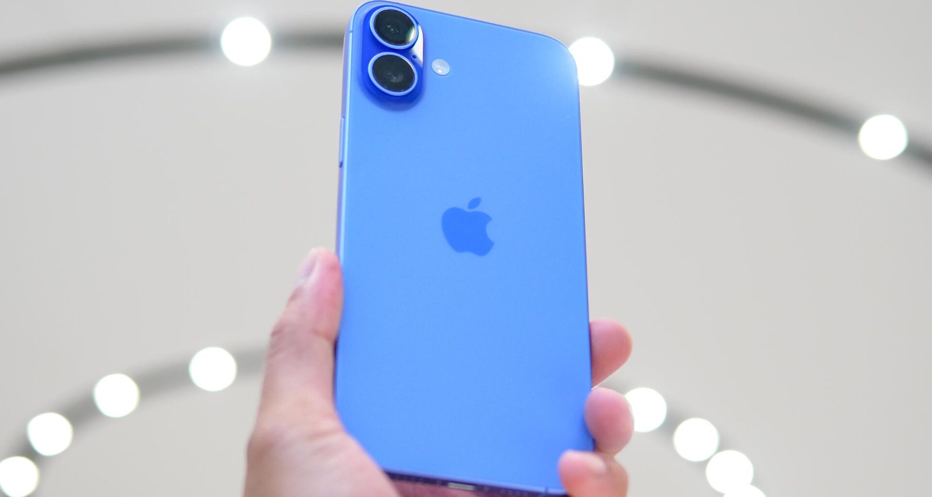 Apple iPhone 16 &amp; 16 Plus hands-on.