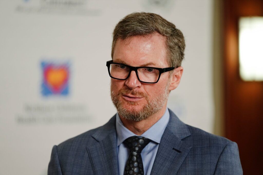 Dale Earnhardt Jr. Reveals the Surprising NASCAR ‘Mentor’ Who Outshined Jeff Gordon in His Career