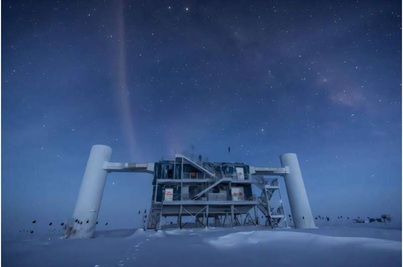 Detecting neutrino trajectories in real time