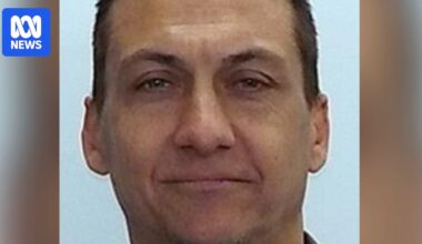 Heavily armed fugitive Dezi Freeman remains at large in Victorian bushland