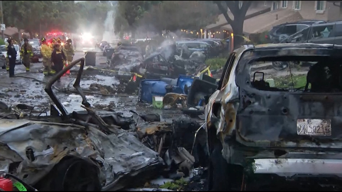 San Diego plane crash survivors sue city for $15 million