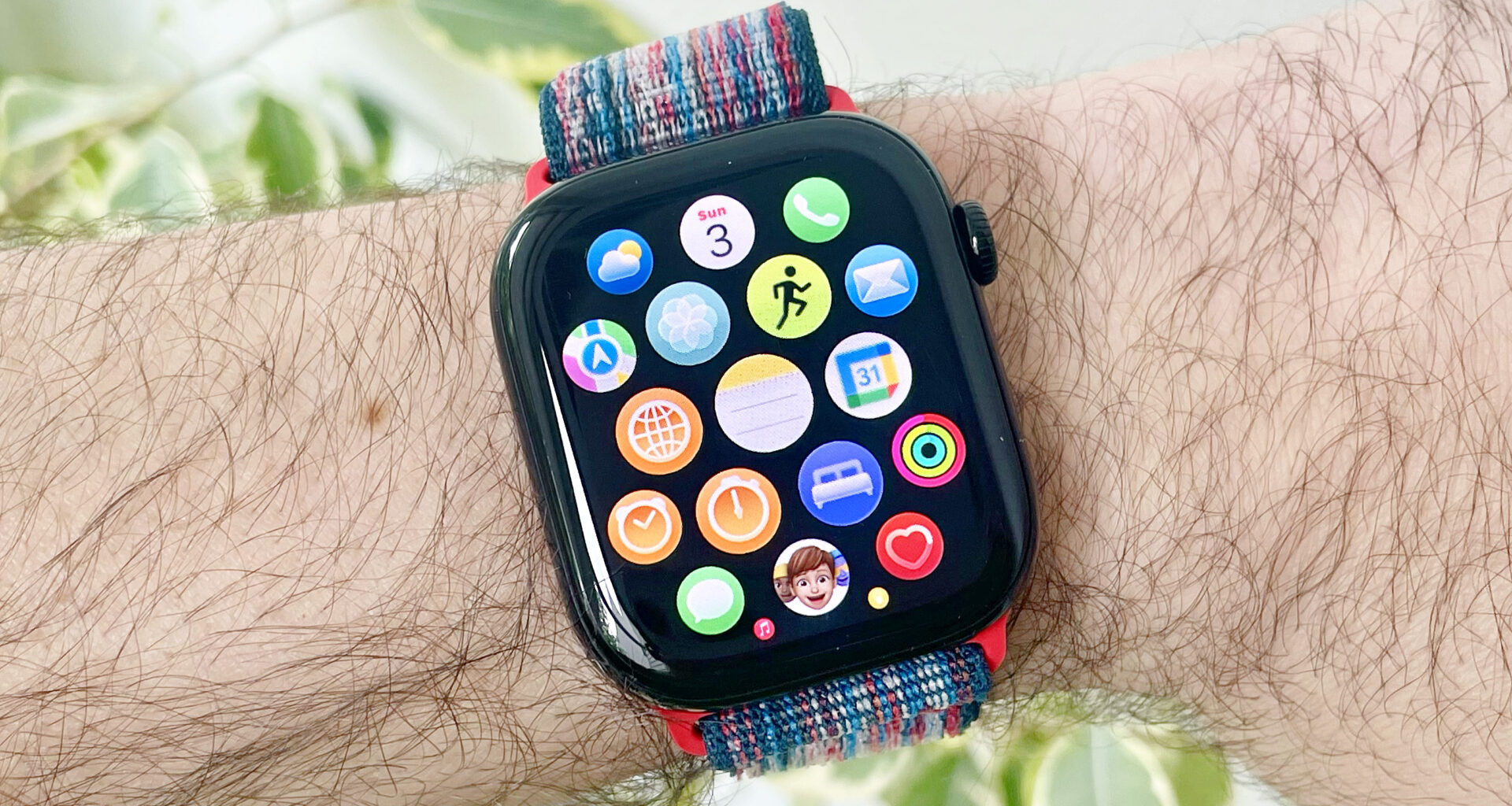 Apple Watch Series 10 close-up on a user's wrist showing the different options within the Apple Watch Notes app, launched with watchOS 26