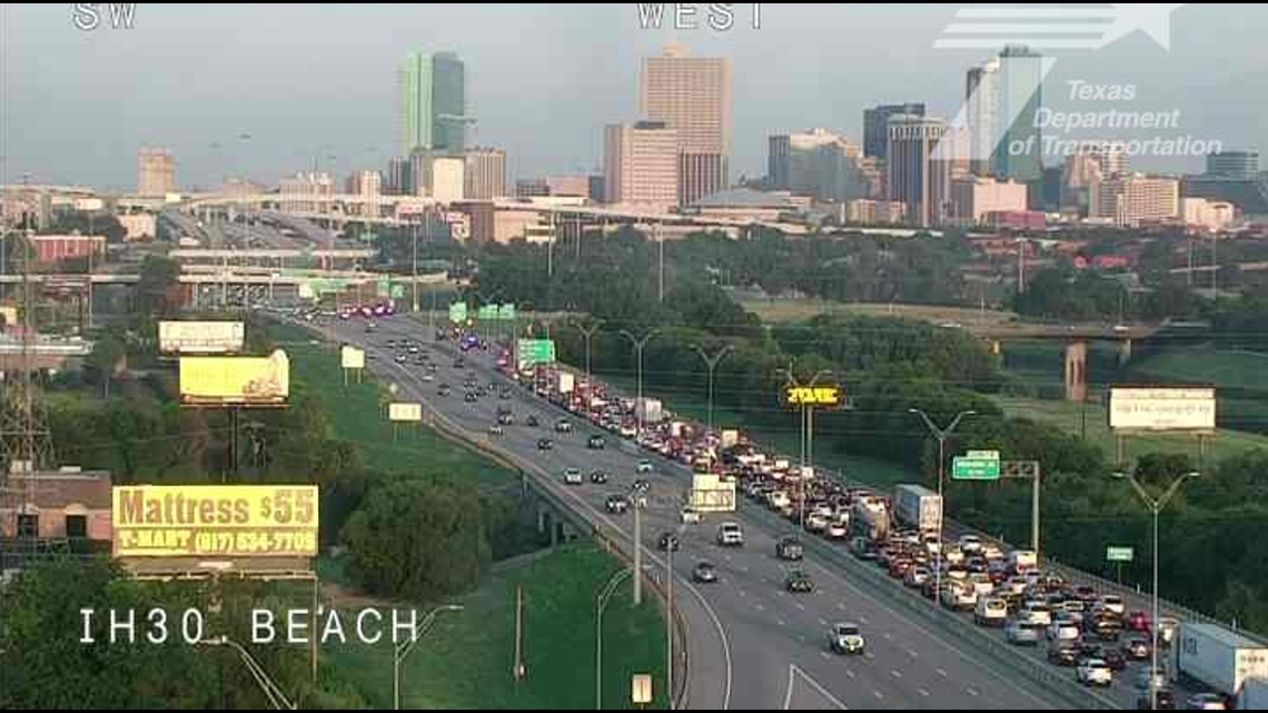 Fort Worth, Texas traffic: Crash shuts down I-30