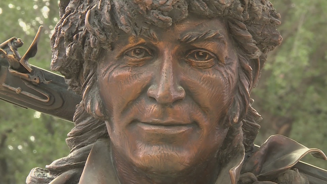 Visitors celebrate Davy Crockett's 239th birthday at the Alamo