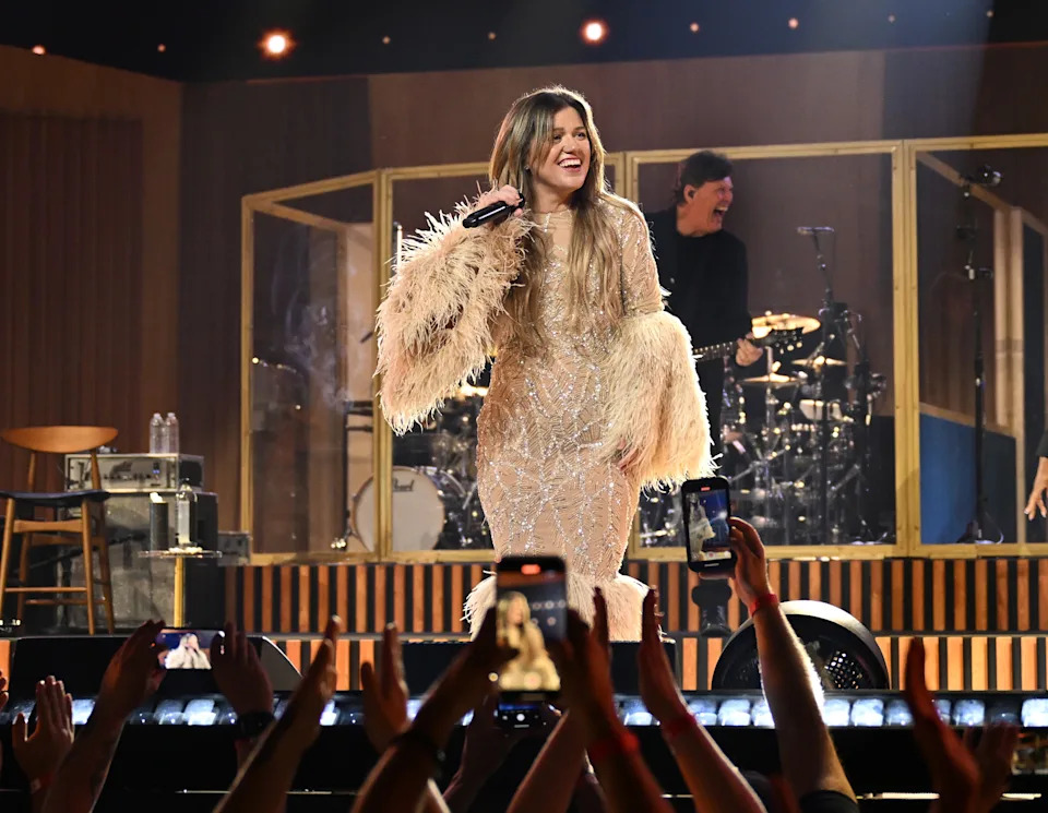  Kelly Clarkson.