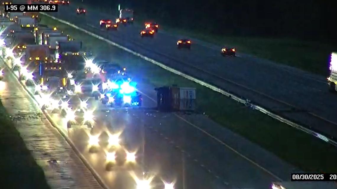 I-95 southbound crash in St. Johns County leaves Jacksonville man injured
