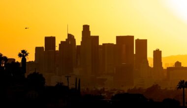 Persistent heat will extend into warm LA weekend – NBC Los Angeles