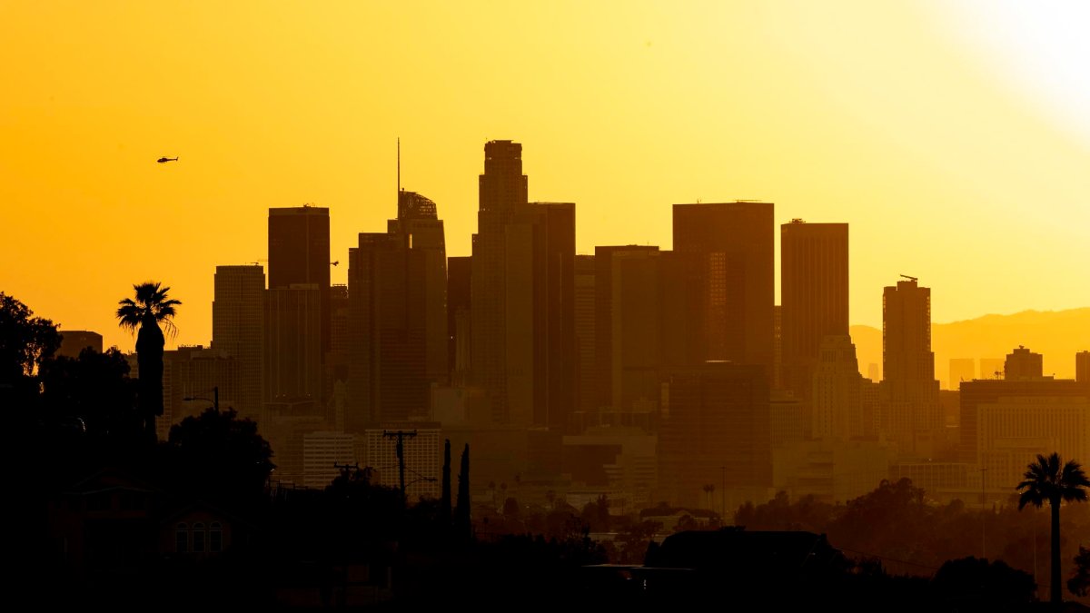 Persistent heat will extend into warm LA weekend – NBC Los Angeles