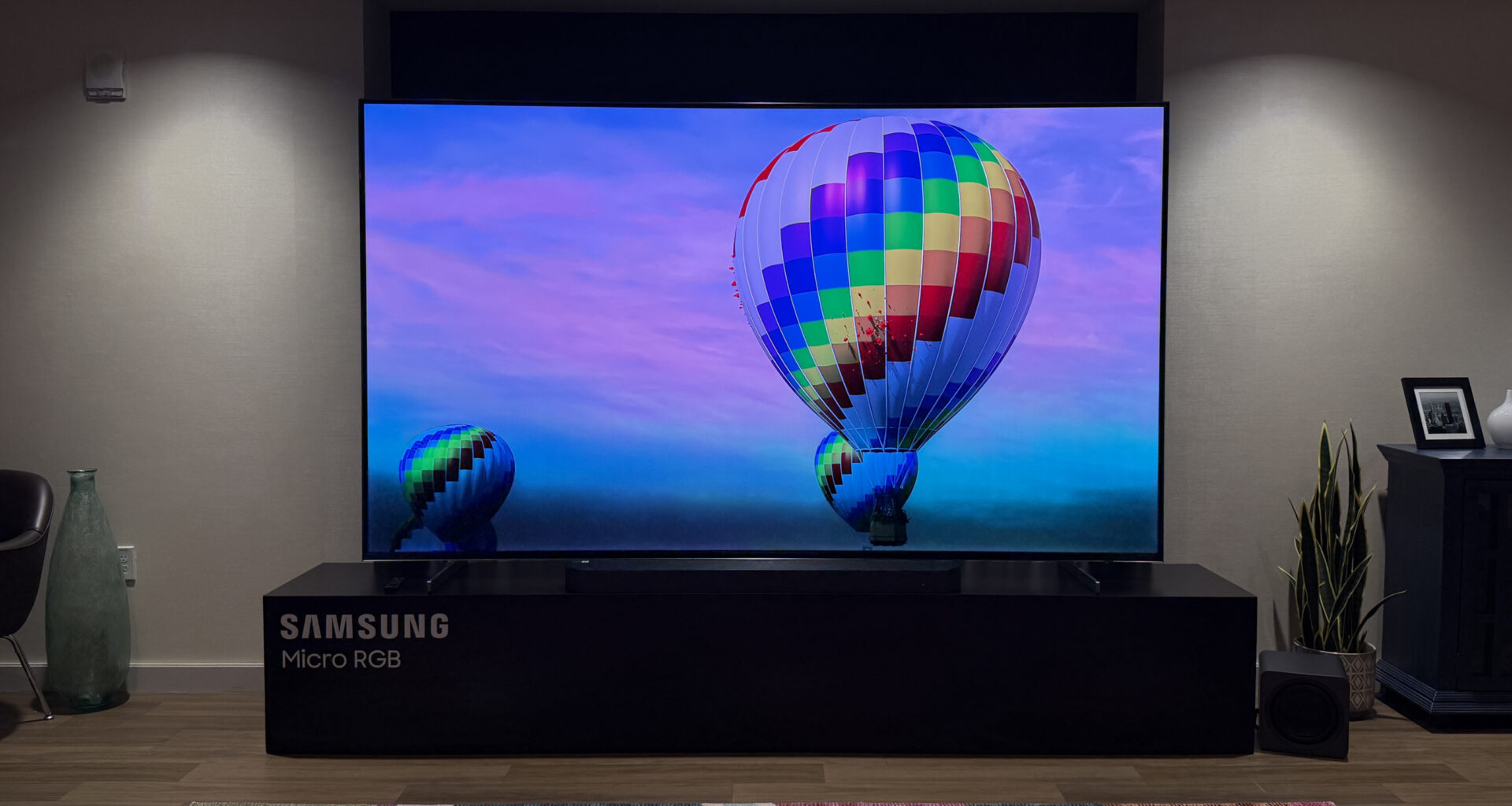 Samsung 115-inch micro-RGB TV first look