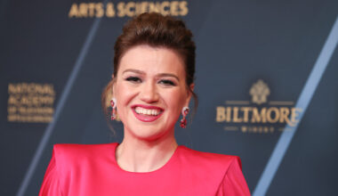 Kelly Clarkson is set to return to her talk show this fall (report)