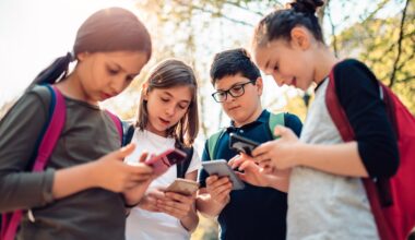 Ohio students face new cellphone ban in classes
