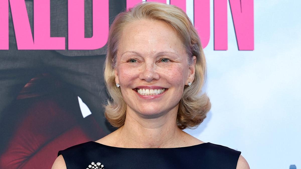Pamela Anderson Turns Heads in Resurfaced ‘Baywatch’ Photo: ‘Still So Beautiful’