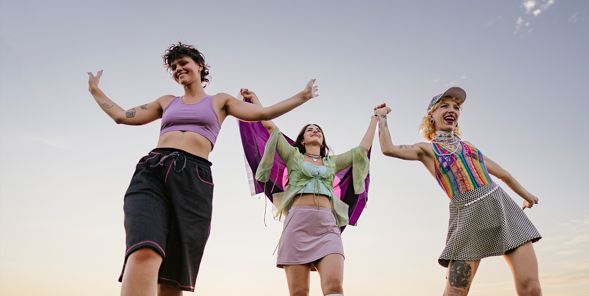 12 Best Friendship Apps That Can Help You Meet New People