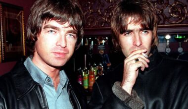 3 Rock Frontmen From the 90s Who Knew How To Party