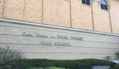 Chicago area high school removes bathroom doors to prevent vaping, fighting