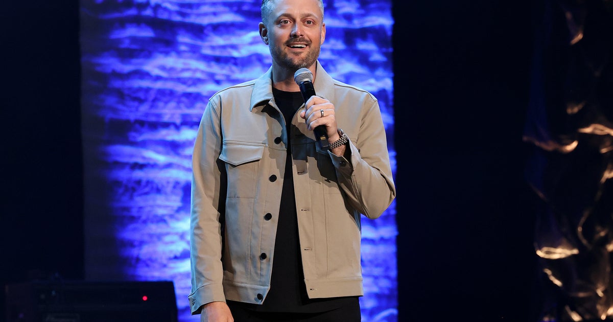 Nate Bargatze adopts a dog while in Philadelphia for comedy tour, names her "Philly"