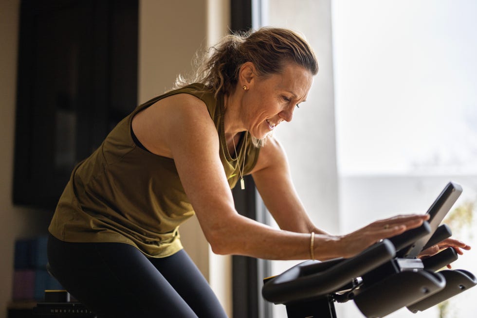 woman exercise dementia