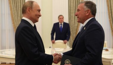 Putin, Trump envoy Witkoff meet in Moscow ahead of Trump deadline for Moscow to agree to end Ukraine war