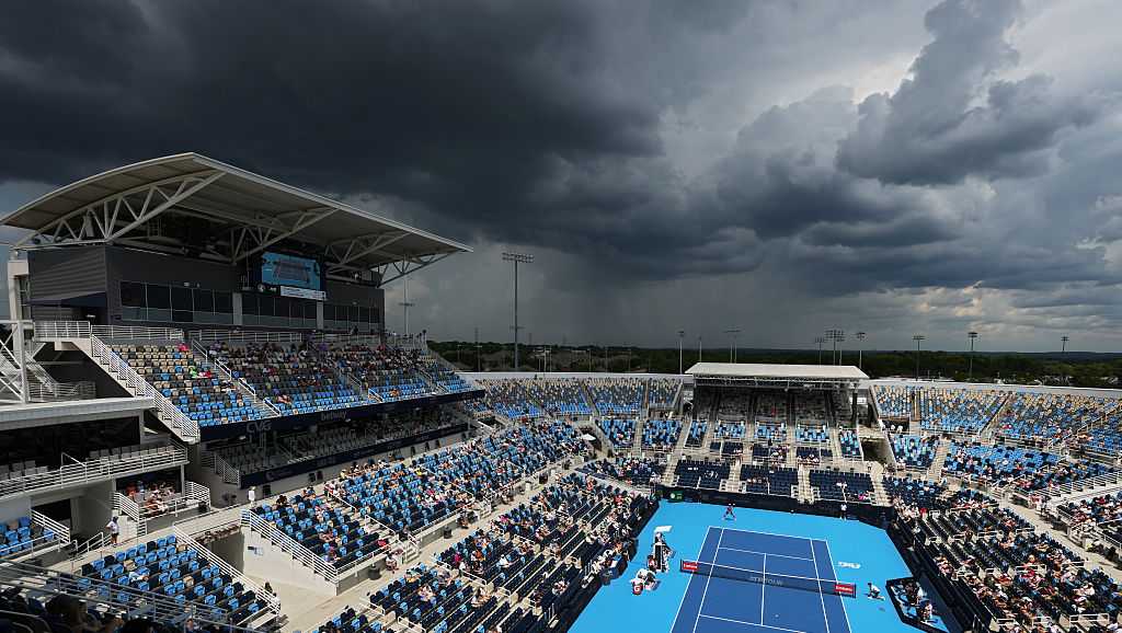 Play suspended Tuesday night at Cincinnati Open, will resume Wednesday